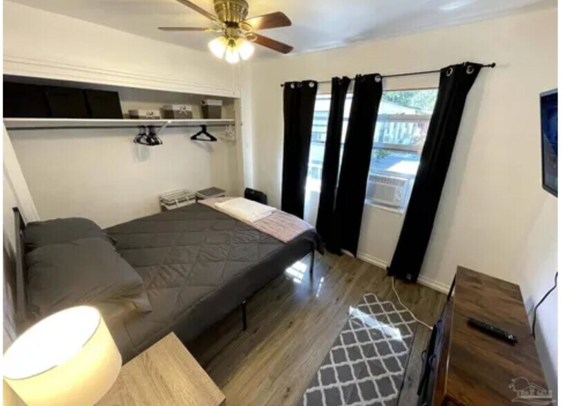 514B Master Bedroom - 512 Paulding Ave