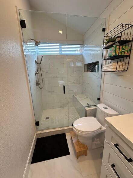 Building Photo - 12411 Silkleaf Ave