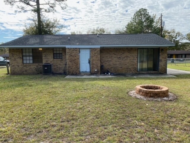 Building Photo - 152 Becky St