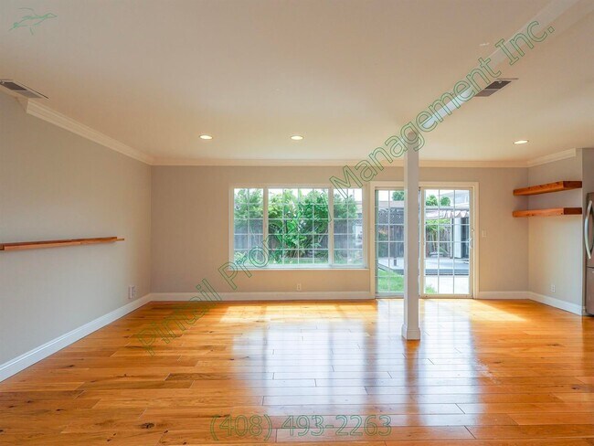 Building Photo - 5950 Cabral Ave