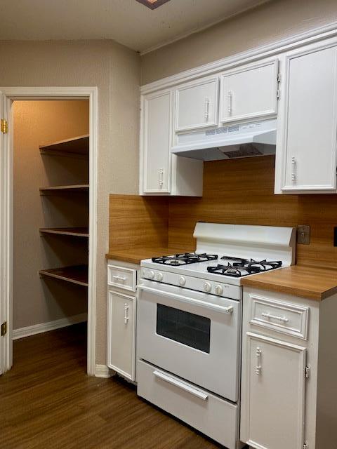 Building Photo - 902 Country Aire Dr