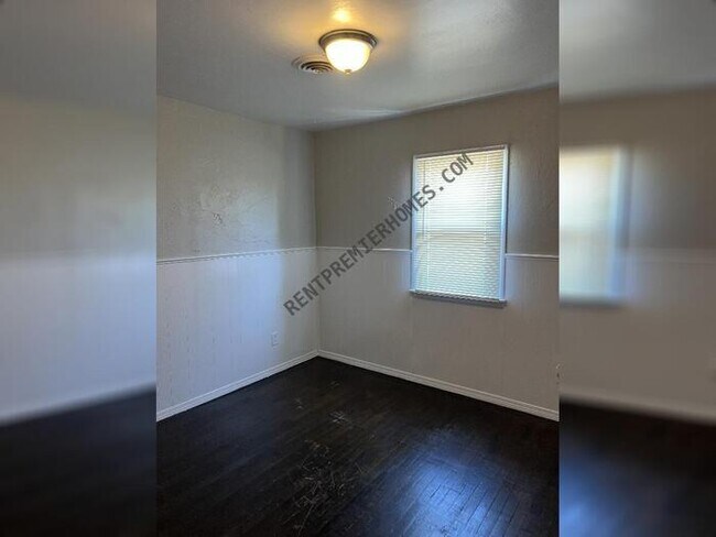 Building Photo - 901 NW 89th St