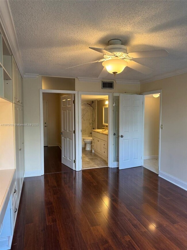 Building Photo - 2 bedroom in Aventura FL 33160