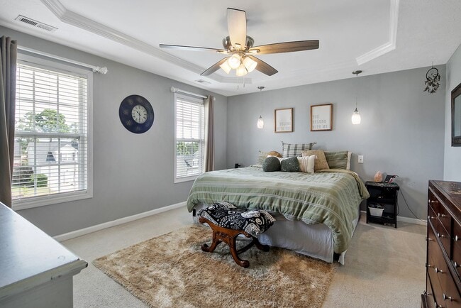 Building Photo - Stunning 4 Bed 3.5 Bath Home with Bonus Ro...