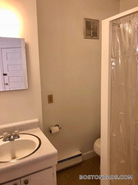 Building Photo - 854 Beacon St