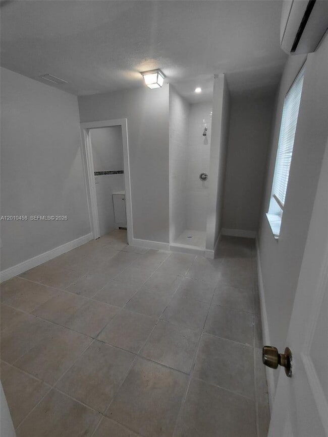 Building Photo - 7555 SW 28th Street Rd