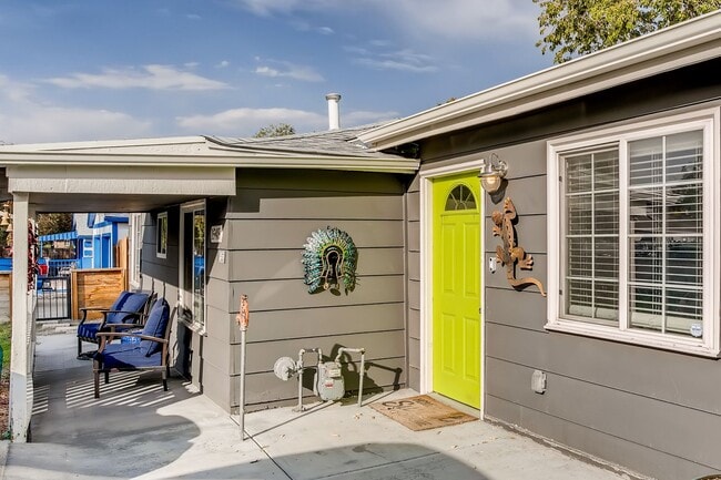 Building Photo - Updated Edgewater Home with Backyard Oasis