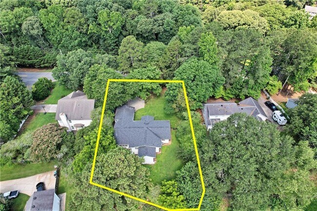 Building Photo - 5772 Lilburn Stone Mountain Rd