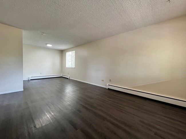 Interior Photo - 527 West