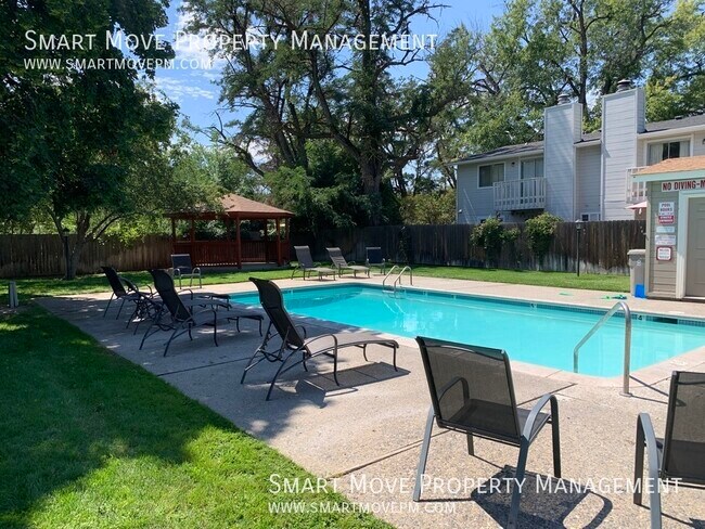 Building Photo - 2574 Sumac Ln