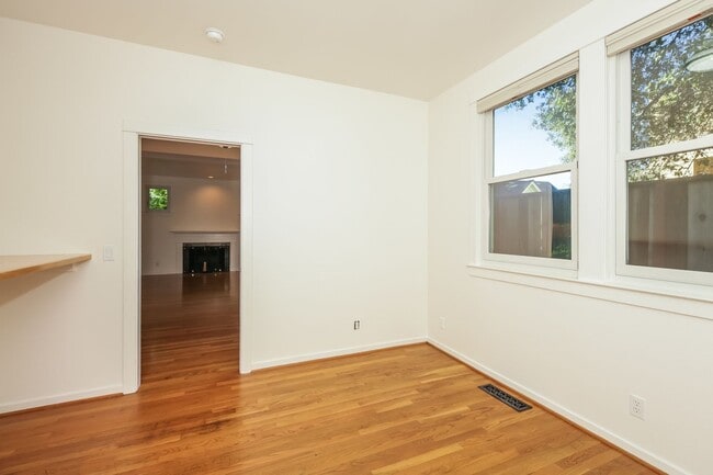 Building Photo - FOR RENT – 3 bed 2 bath Coastal Living in Santa Cruz