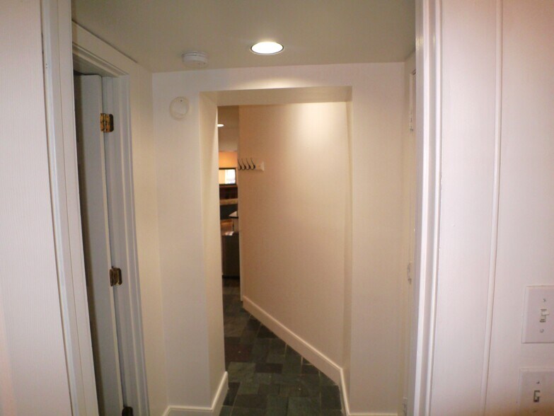 hall - 1743 18th St NW