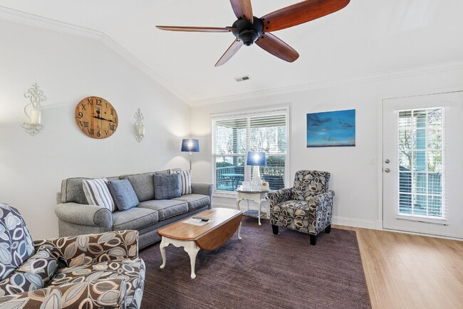 Building Photo - "Coastal Comfort Awaits: Spacious 2-Bed, 2-Bath Furnished Condo in Shipyard on Hilton Head Island!"