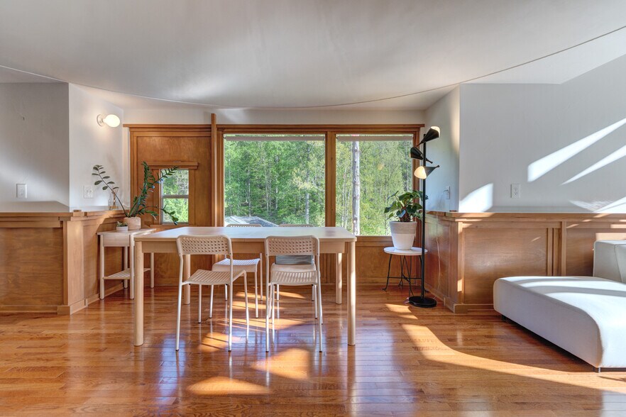Main Interior Space - 300 John Lemley Ln