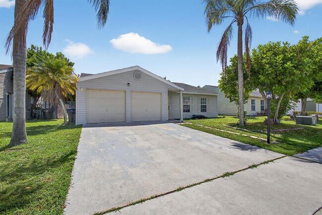 Building Photo - 5058 Canal Cir E