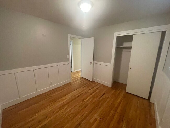 Building Photo - 550 E 250 N