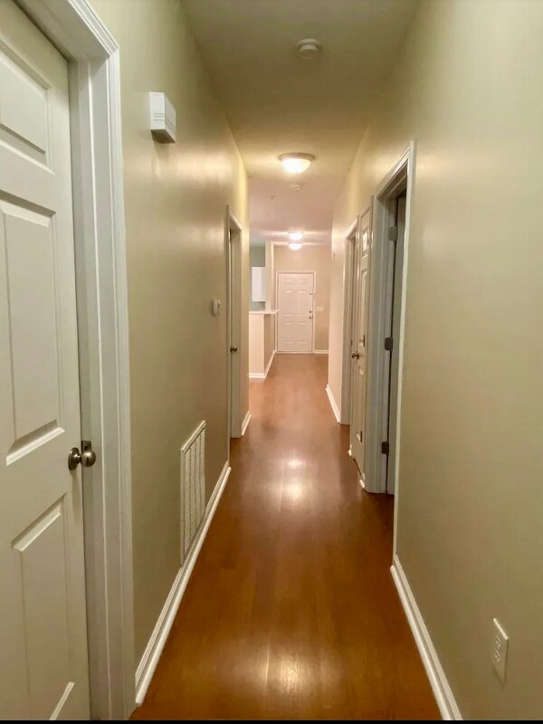 Building Photo - 421 McKenna Cir