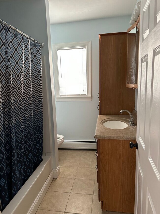 Building Photo - 32 Dana Ave