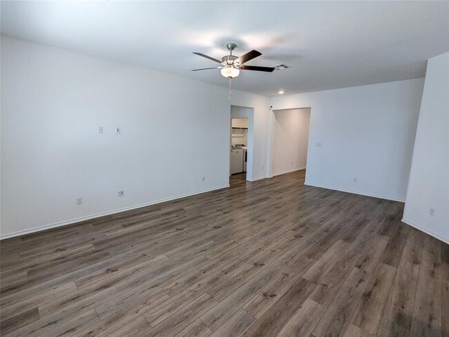 Building Photo - 400 Sebring Cir