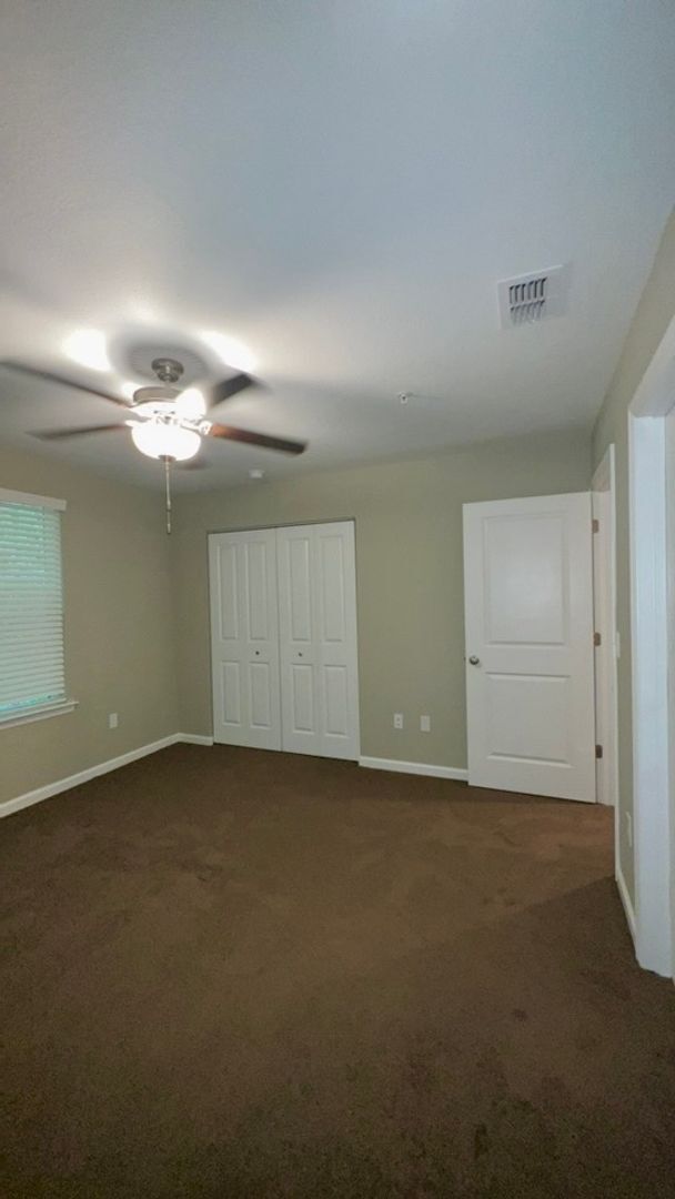 Building Photo - AVAILABLE NOW! 3/3 Condo convenient to FSU...