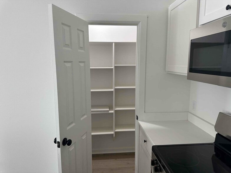 Building Photo - 528 Bowser Rd