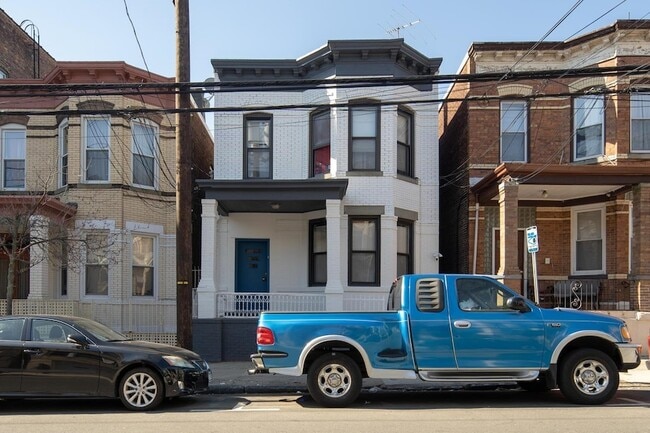 Building Photo - 311 64th St