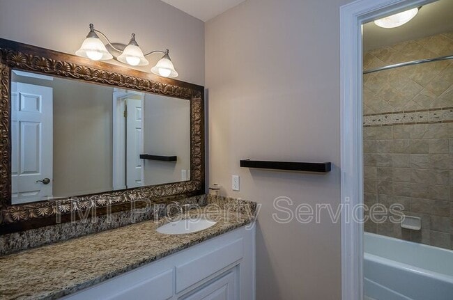 Building Photo - 485 Meadowbrook Dr