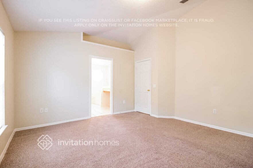 Building Photo - 839 Delfino Pl
