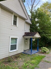 Building Photo - 719 Bunker Hill Rd