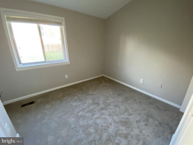 Building Photo - 1712 12th St S