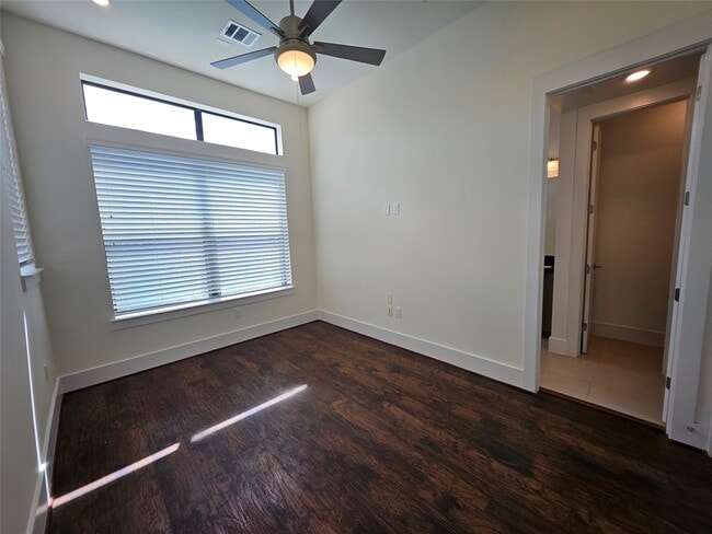 Building Photo - 2401 Crawford St