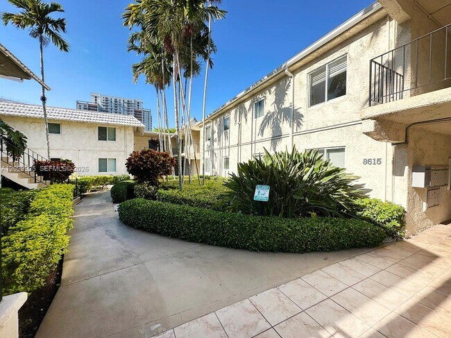 Building Photo - 8601 SW 68th Ct
