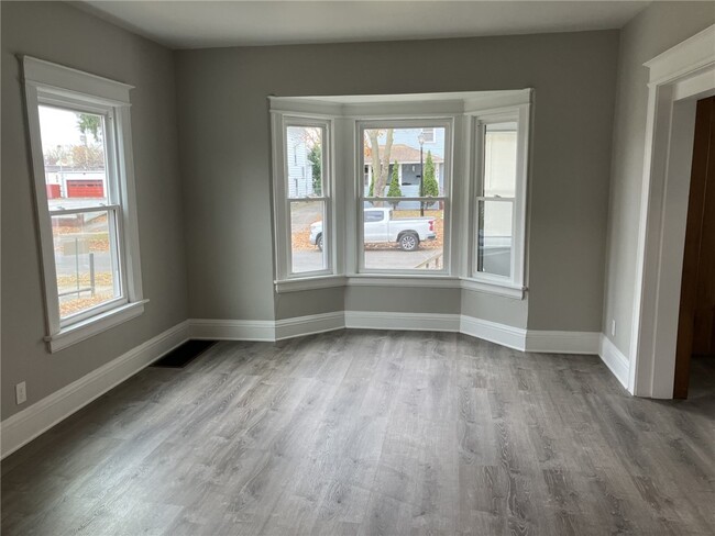 Building Photo - 104 Knickerbocker Ave