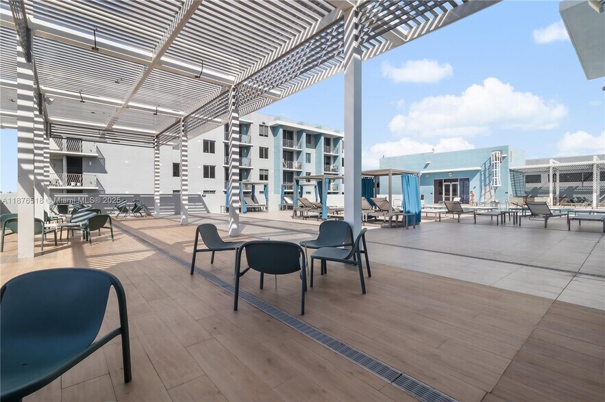 Building Photo - 7875 NW 107th Ave