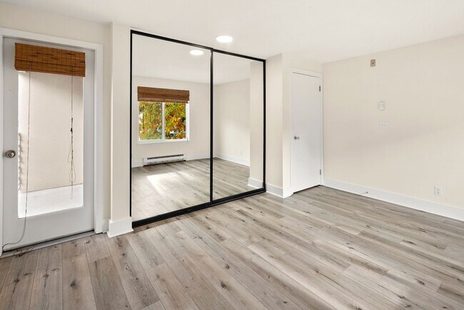 Building Photo - 1Bd/1Ba Seattle Condo