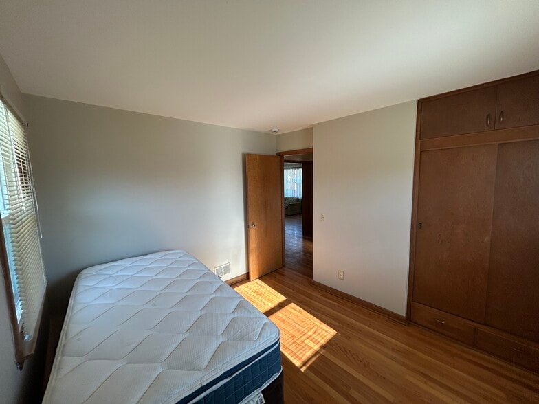 Bedroom 1 - 904 Nichols Rd