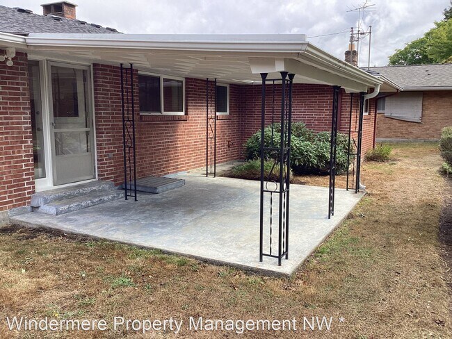 Building Photo - 2 br, 1.5 bath House - 234 Heather Rd