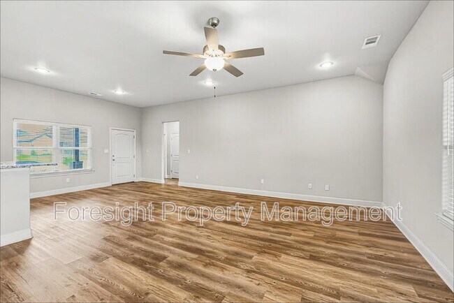 Building Photo - 2902 Orchid Dr