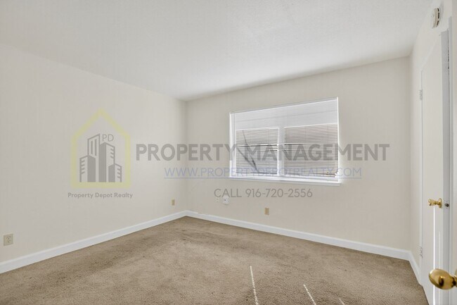 Building Photo - Arleta Ct
