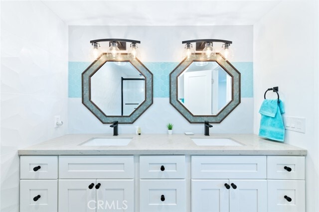 Building Photo - 303 Esperanza