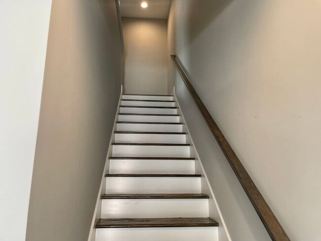 Building Photo - Luxury End Unit Townhouse in Campbell County