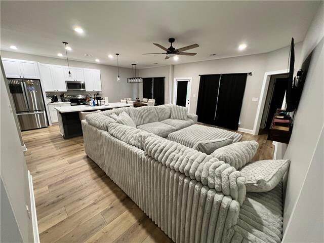 Building Photo - 40773 Hayes Rd