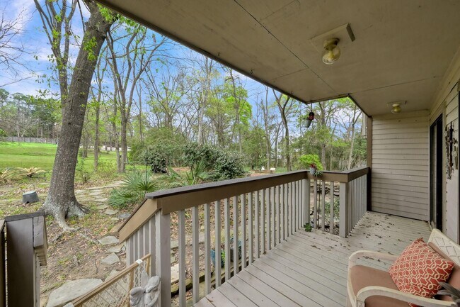 Building Photo - 3900 Aspen Dr