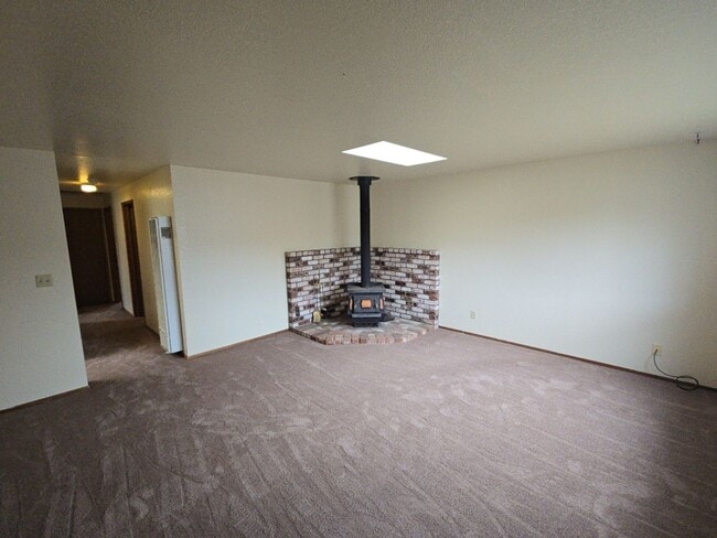 Building Photo - 3-Bedroom Arcata home located close to Cal...