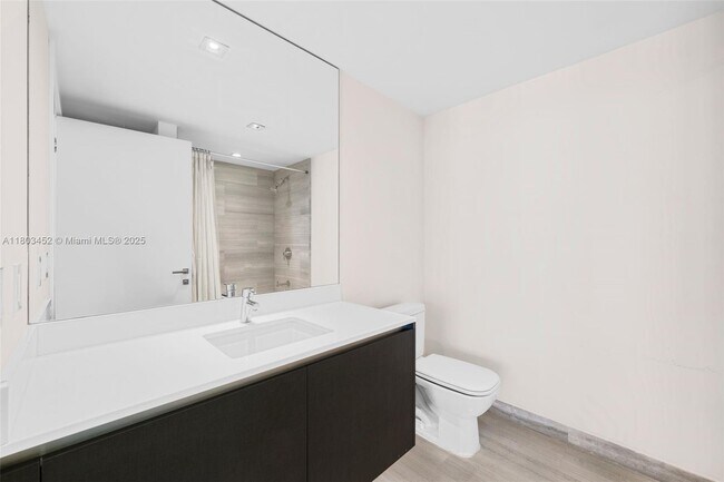 Building Photo - 1451 Brickell Ave