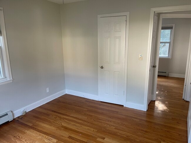 First floor room 2 - 65 Washington Rd