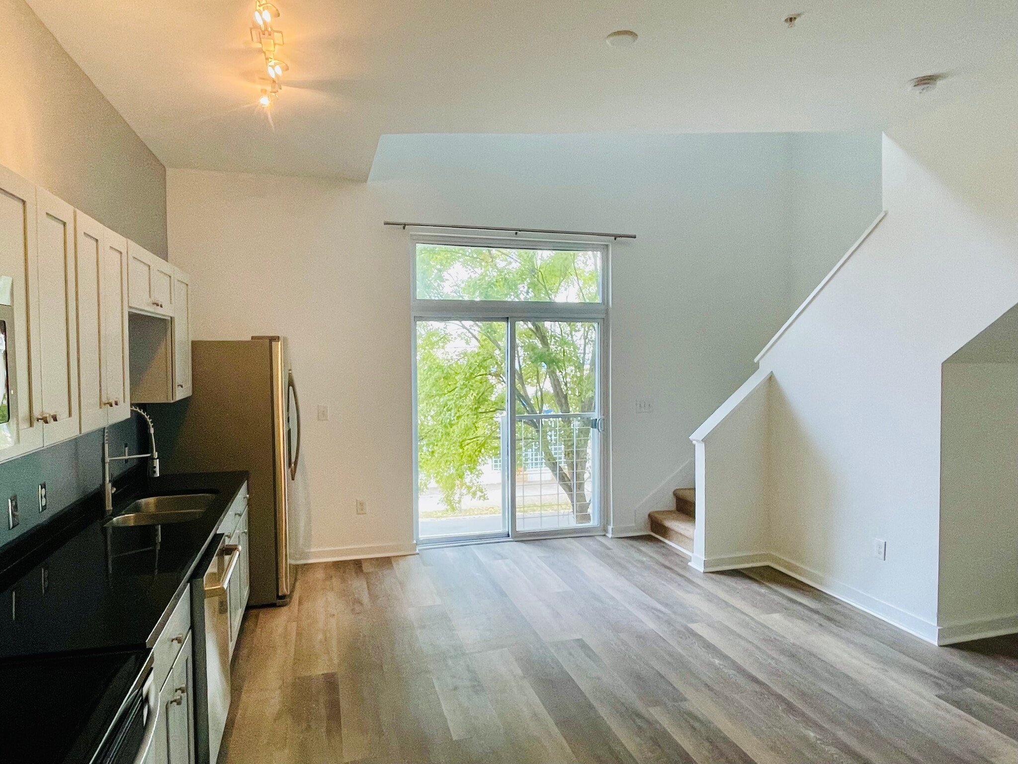 main floor - 506 N Mangum St