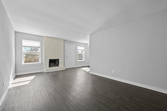 Building Photo - 1903 Townesouth Cir