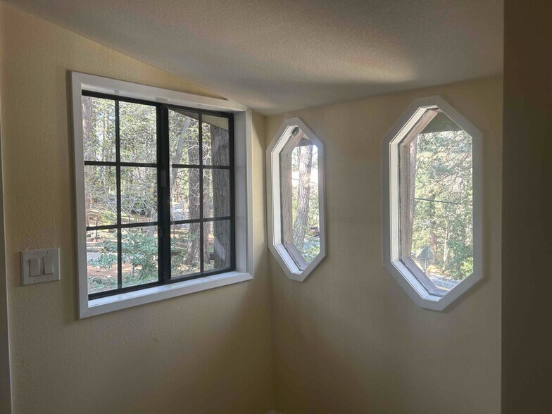 Building Photo - 22927 Crest Forest Dr