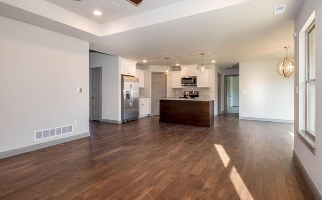 Building Photo - 5614 Bower Ln